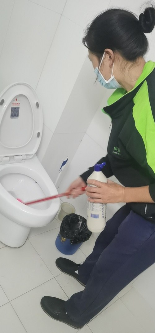 皇岗口岸监管区单体楼宇卫生保洁...(图4)