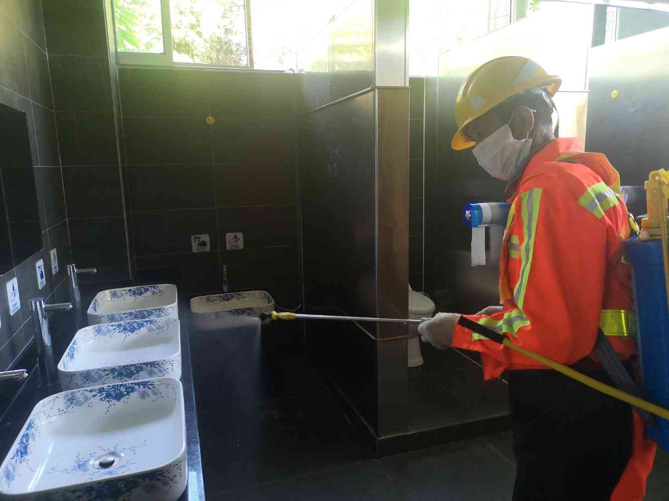 大浪项目公厕保洁