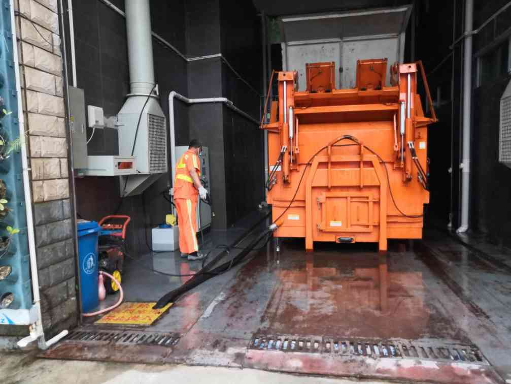 龙华区大浪项目道路清洁(图2)