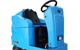 高效灵活 驾驶式洗地机原来有这么多优点！(图1)