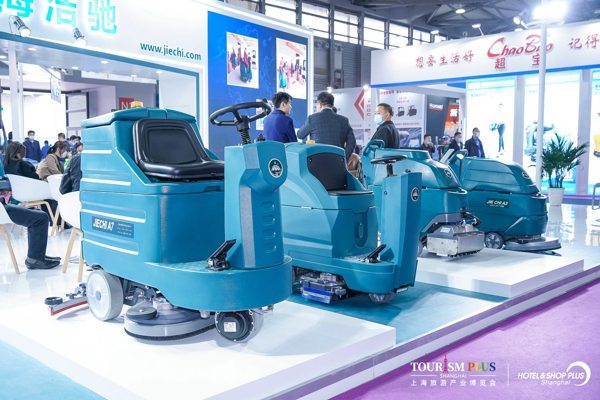 如何延长驾驶式洗地机的寿命 这些维护与保养技巧一定要知道(图2) 如何延长驾驶式洗地机的寿命 这些维护与保养技巧一定要知道(图2)