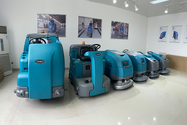 工业洗地机和商用洗地机的差异化区别(图1) 工业洗地机和商用洗地机的差异化区别(图1)