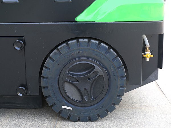 全封闭式扫地机DQS19C高强度设计,铝合金驾驶舱轻量化电动清洁设备(图11) 全封闭式扫地机DQS19C高强度设计,铝合金驾驶舱轻量化电动清洁设备(图11)