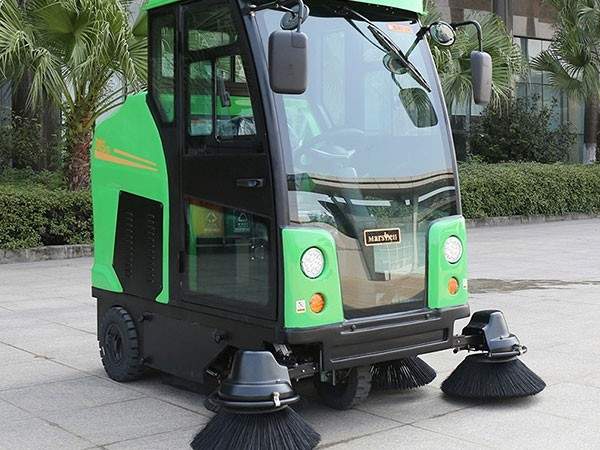 全封闭式扫地机DQS19C高强度设计,铝合金驾驶舱轻量化电动清洁设备(图12) 全封闭式扫地机DQS19C高强度设计,铝合金驾驶舱轻量化电动清洁设备(图12)